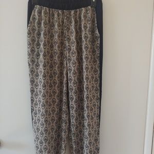 Flowy, Relaxed Trousers/Pants